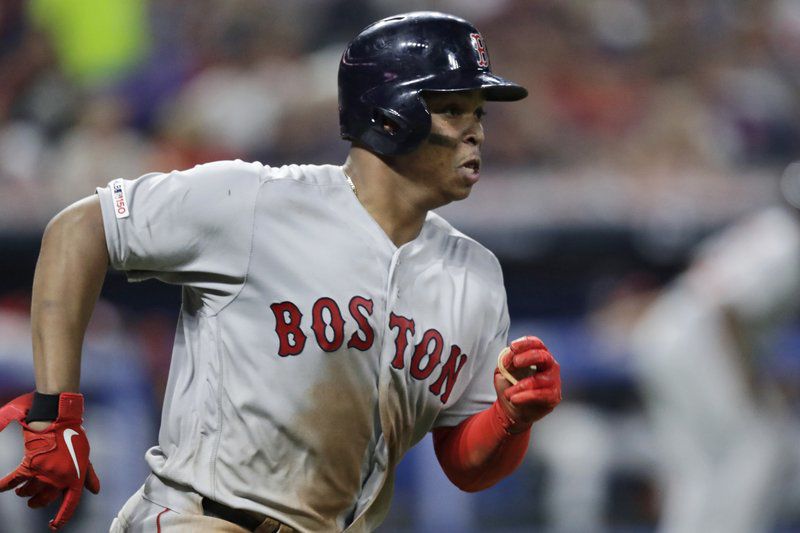 Rafael Devers fija récord con 6 hits y 4 dobles en partido